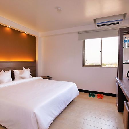 Clover City Center Plus Hotel Yangon Eksteriør bilde