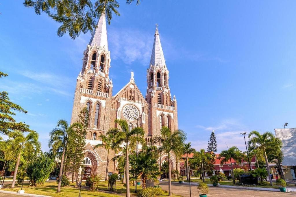 Clover City Center Plus Hotel Yangon Eksteriør bilde