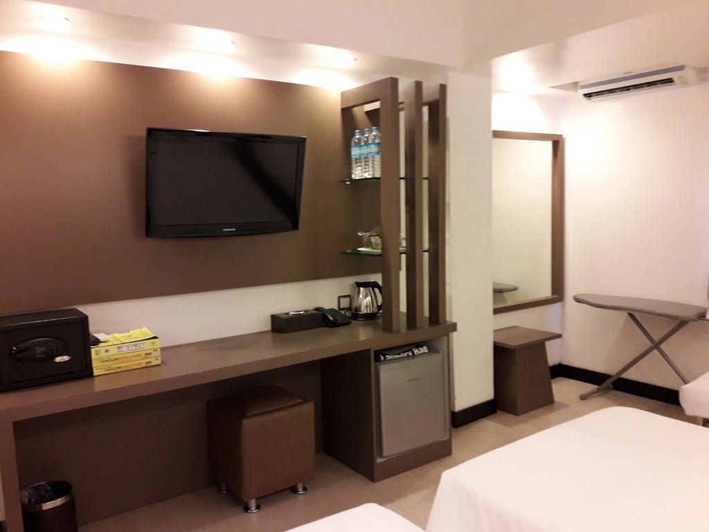 Clover City Center Plus Hotel Yangon Eksteriør bilde