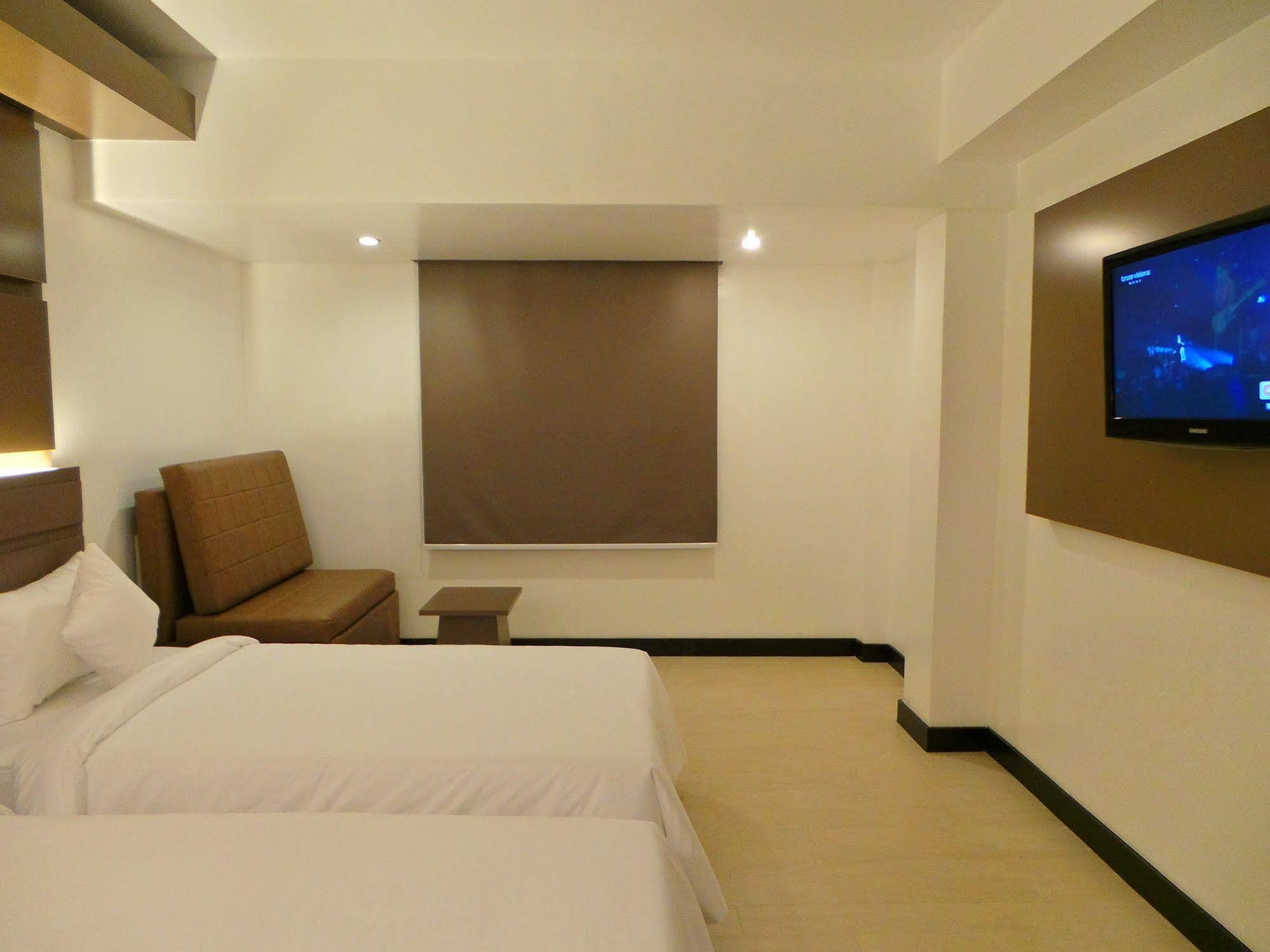 Clover City Center Plus Hotel Yangon Eksteriør bilde