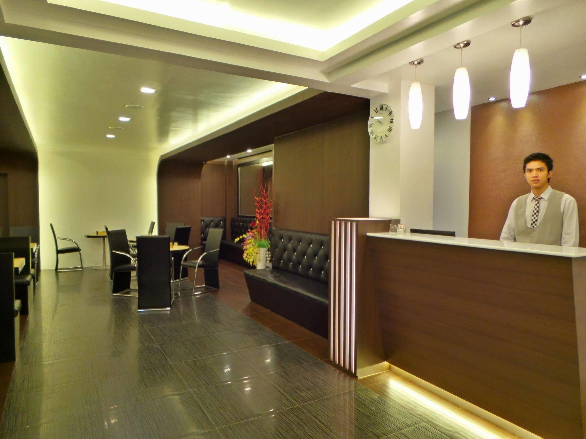 Clover City Center Plus Hotel Yangon Eksteriør bilde